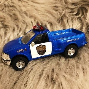 VINTAGE POLICE TRUCK BOMB SQUAD Fresh metal POWER RACER 1998 Maisto